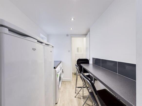 3 bed Detached to rent Image 6