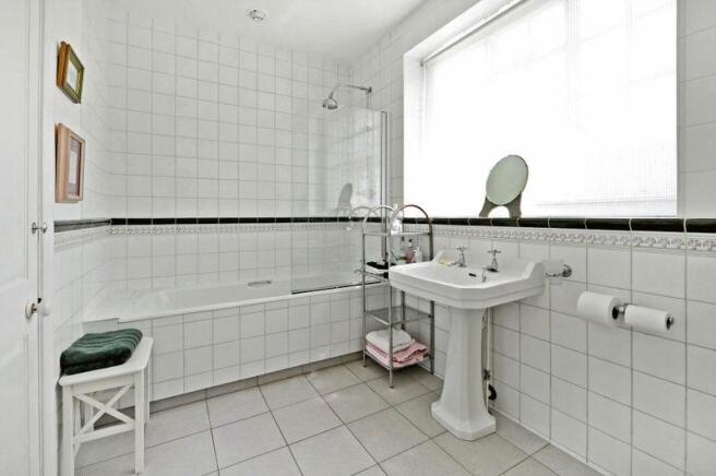 Family Bathroom 