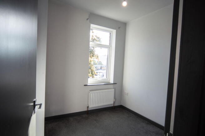 3 bed Terraced to rent Image 6