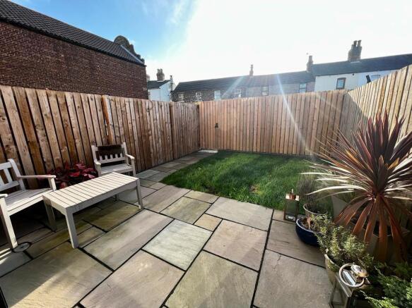 3 bed Terraced to rent Image 12