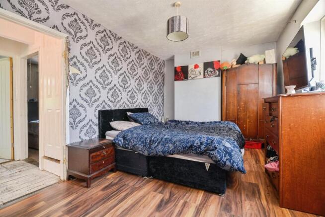 2 bed Semi-Detached for sale Image 8