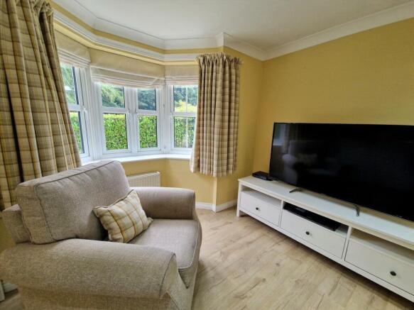 4 bed Detached for sale Image 9