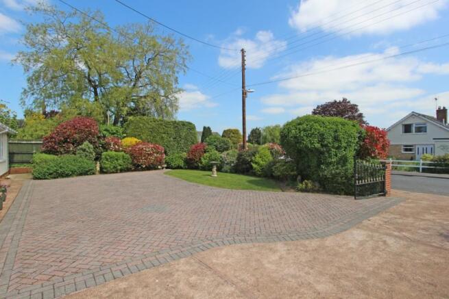 Front Garden/Parking