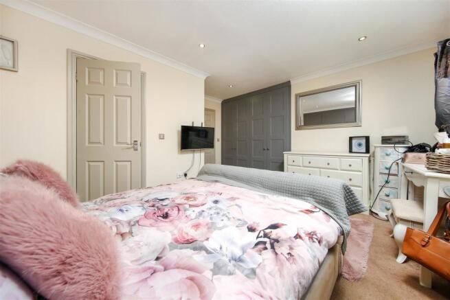 Bed1.2.jpg