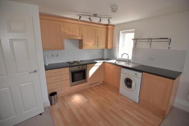 flat 6 10 cumnor kitchen 2