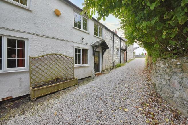 THE ACCOMMODATION COMPRISES