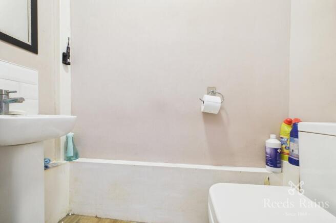 3 bed Semi-Detached for sale Image 8