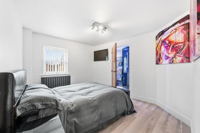 Riverside Crescent, Bakewell photo 4