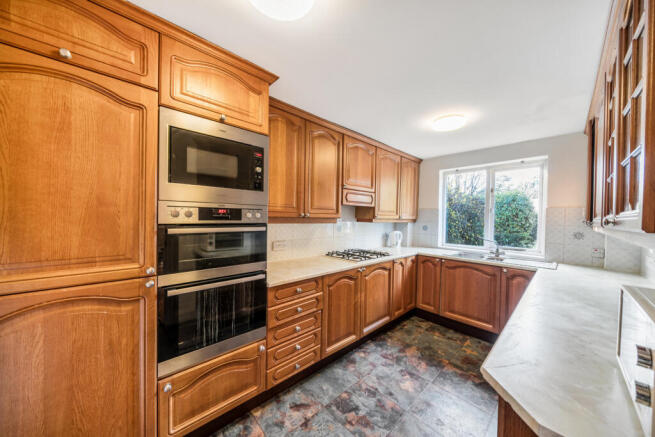 1386934-10-692ee1...