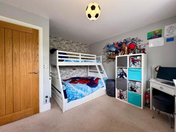 Bedroom 2 (2).jpg