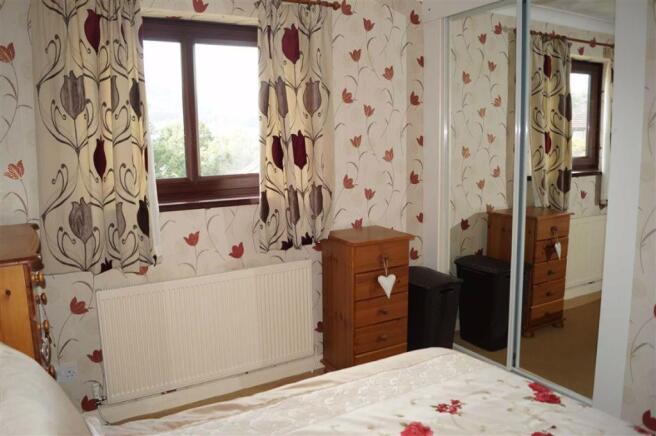 BEDROOM 1(FRONT)