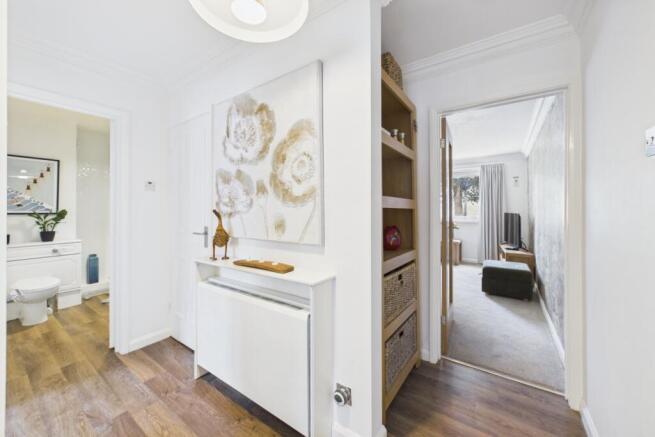 2 bed Ground Flat for sale Image 8