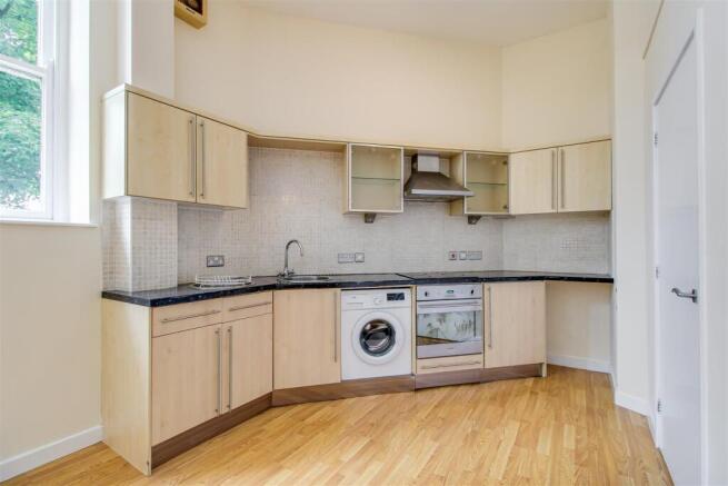 2 bed Ground Flat for sale Image 5