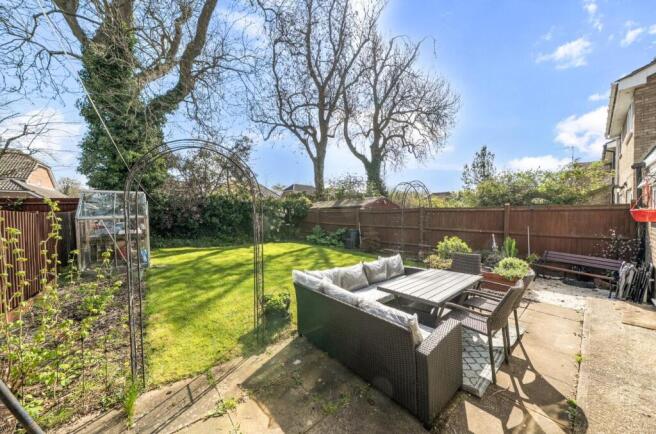 3 Lady Close, Newnham