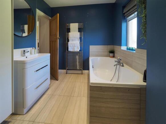 Family Bathroom.jpg