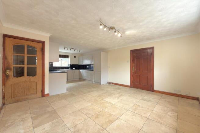 4 bed House for sale Image 12