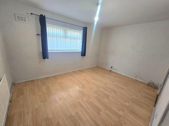 1 bed Flat to rent Image 4