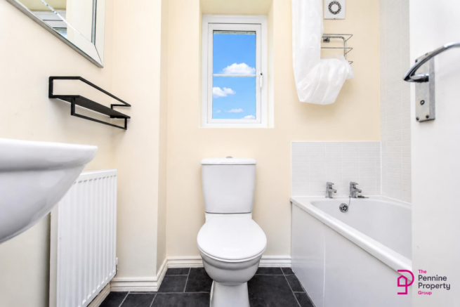 3 bed Terraced for sale Image 10