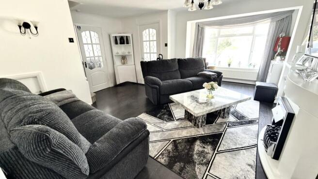 Elmhurst Road, Hutton, Weston-super-Mare photo 4