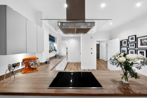 Loampit Road, Erith, DA8
