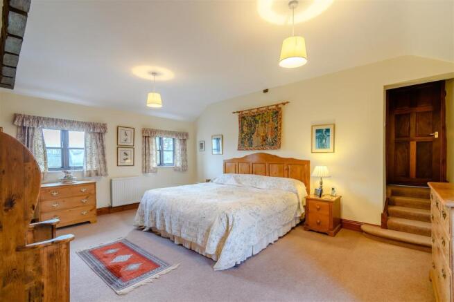 8414802-interior12.jpg