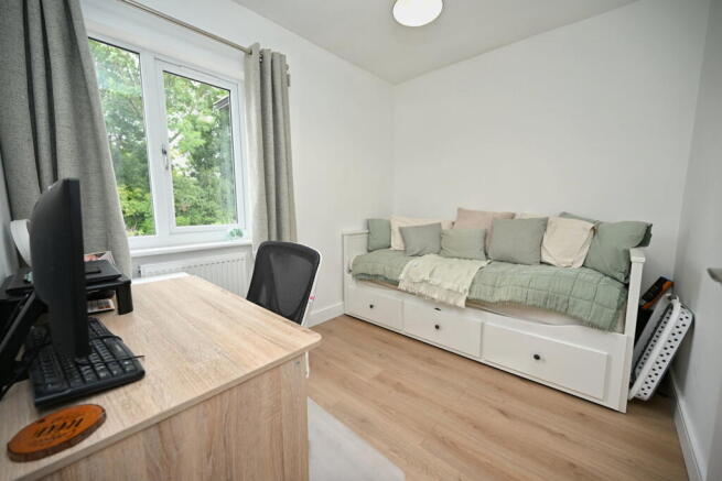 3 bed Terraced for sale Image 12