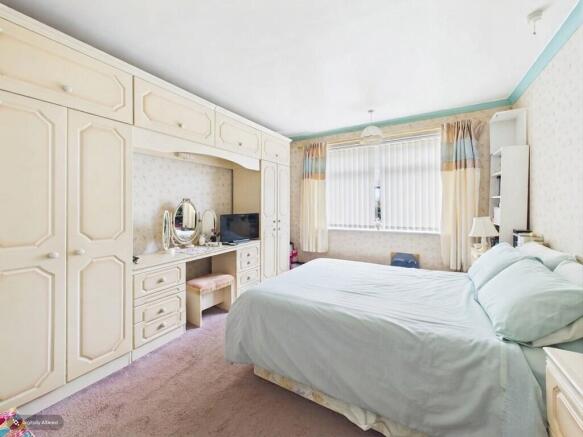 2 bed Semi-Detached Bungalow for sale Image 5