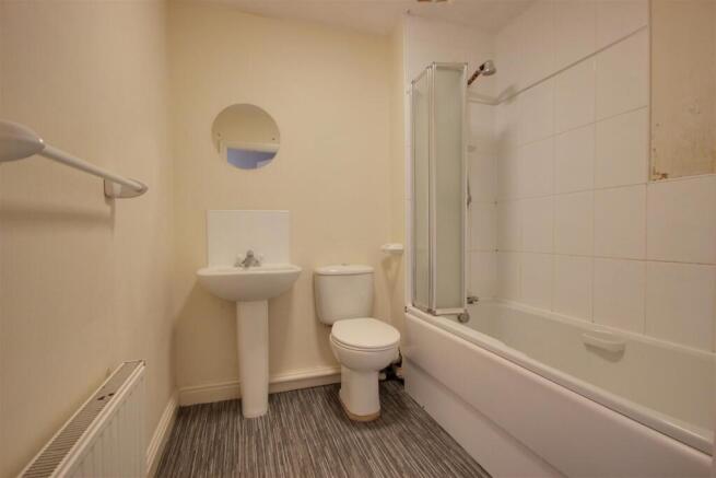 2 bed Flat for sale Image 8