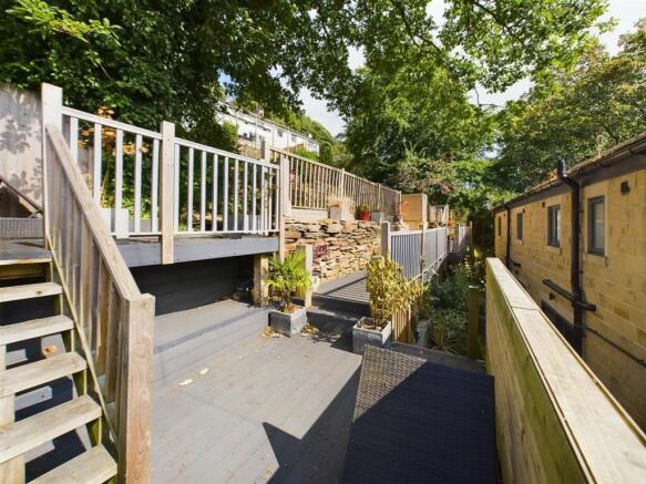 4 bed Semi-Detached for sale Image 6