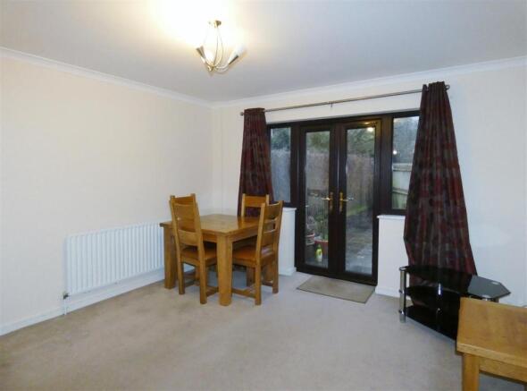 LIVING/DINING ROOM