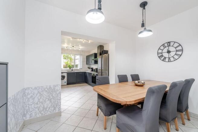 Dining to Kitchen