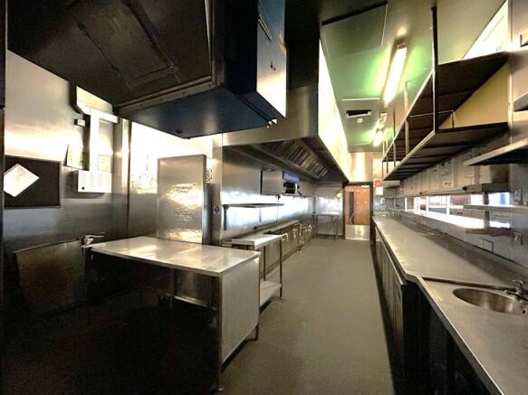 Kitchen 1.jpg