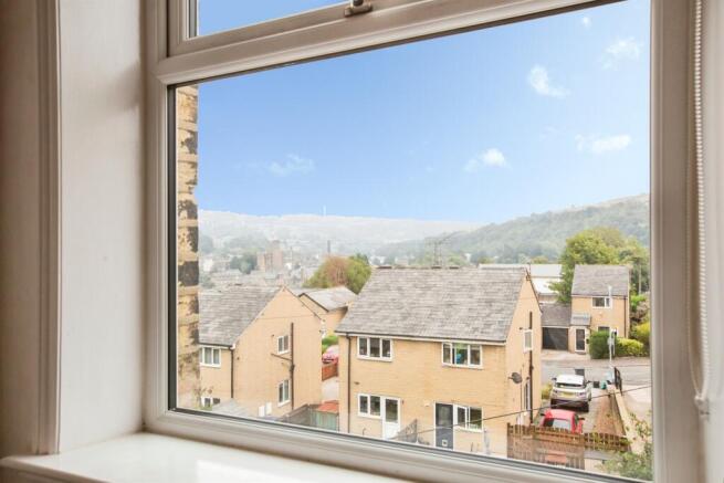 3 bed Terraced for sale Image 11