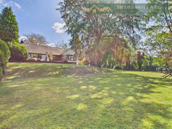 4 bed Detached for sale Image 10