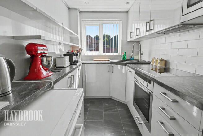 2 bed Town House for sale Image 6