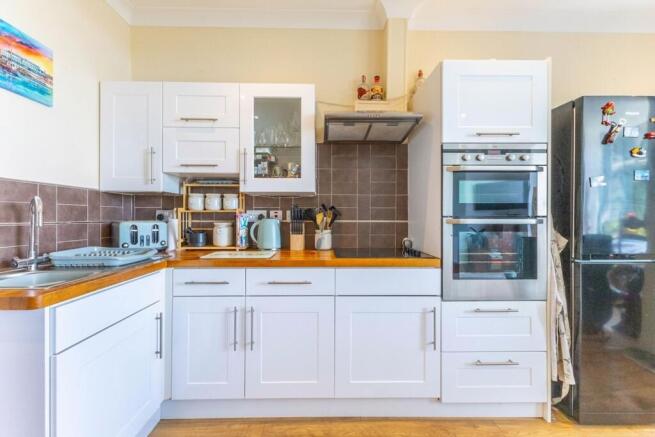 KITCHEN / LIVING AREA