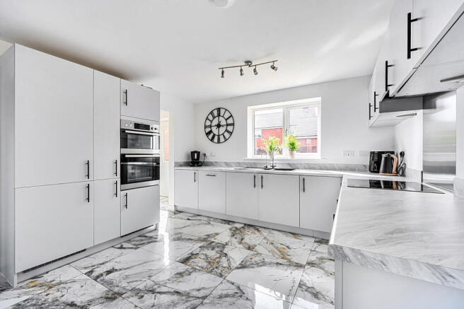 Kitchen/Dining