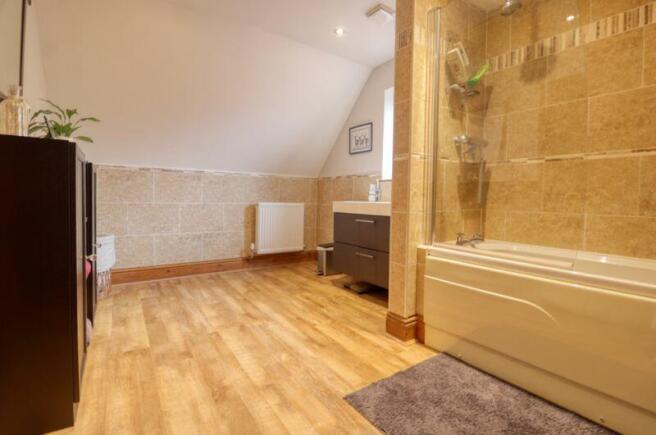 Master Bedroom EnSuite