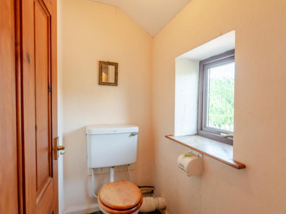 4 bed Character Property for sale Image 11