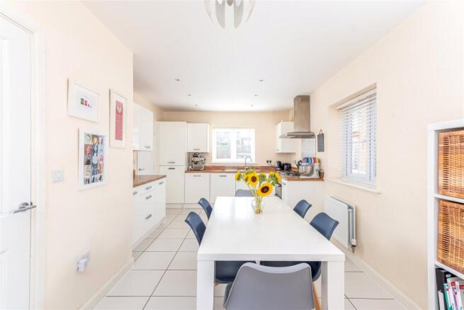 Kitchen/Dining