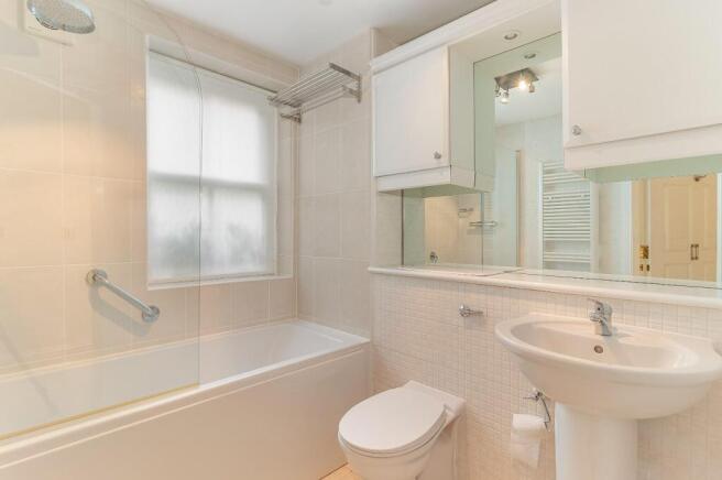 3 bed Apartment for sale Image 10