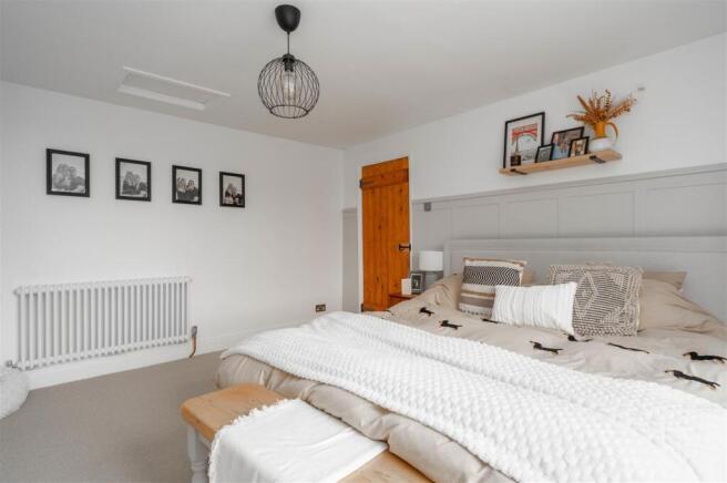 Bedroom1-3.jpg