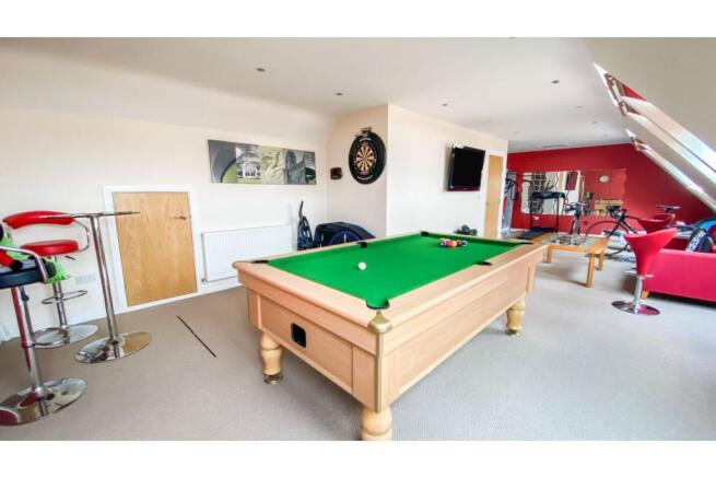 Bedroom 5/Games Room