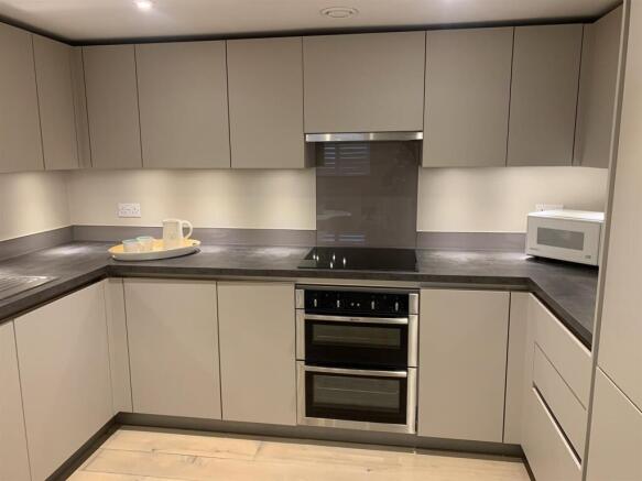 Fully fitted kitchen.JPEG