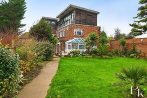 49, 143 Viceroy Lodge, Kingsway, Hove BN3 4RB