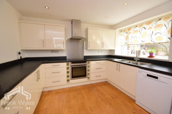 St Johns Wood, 2 Clifton Drive, Lytham St. Annes, Lancashire photo 4