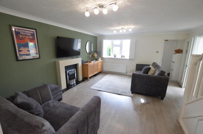 Lounge to Front