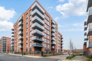 30, Ipswich Court, Copley Close, London W7 1DX