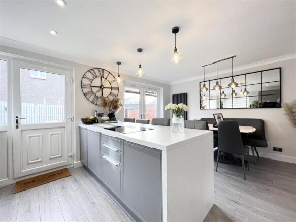 Kitchen/ Dining