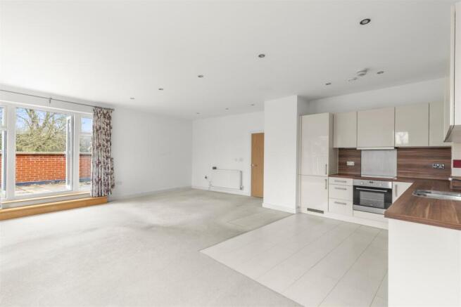 29 Regent House, Carolina Drive, HP11 1FW-7.jpg